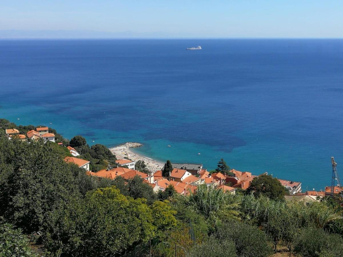 Villa Gio - Terrazza Nel Blu Bergeggi Eksteriør billede