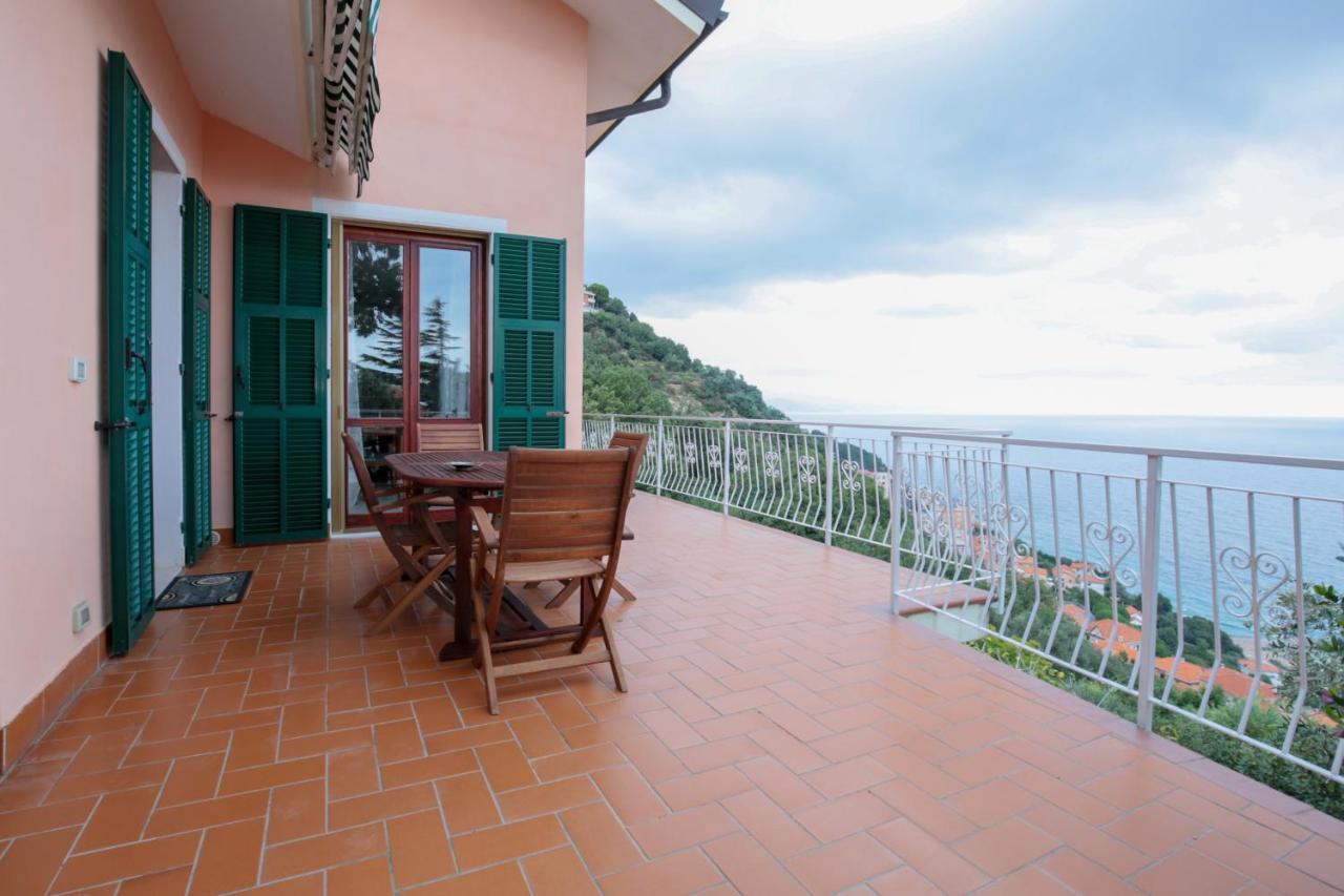 Villa Gio - Terrazza Nel Blu Bergeggi Eksteriør billede