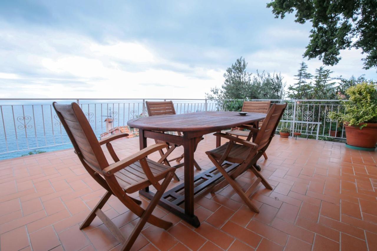 Villa Gio - Terrazza Nel Blu Bergeggi Eksteriør billede